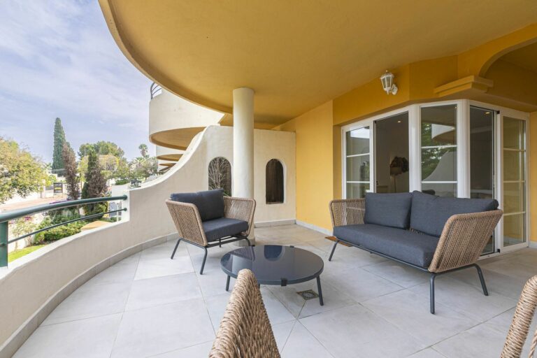 9ad9d41c29c25bcb7195bb02925c05df - 2