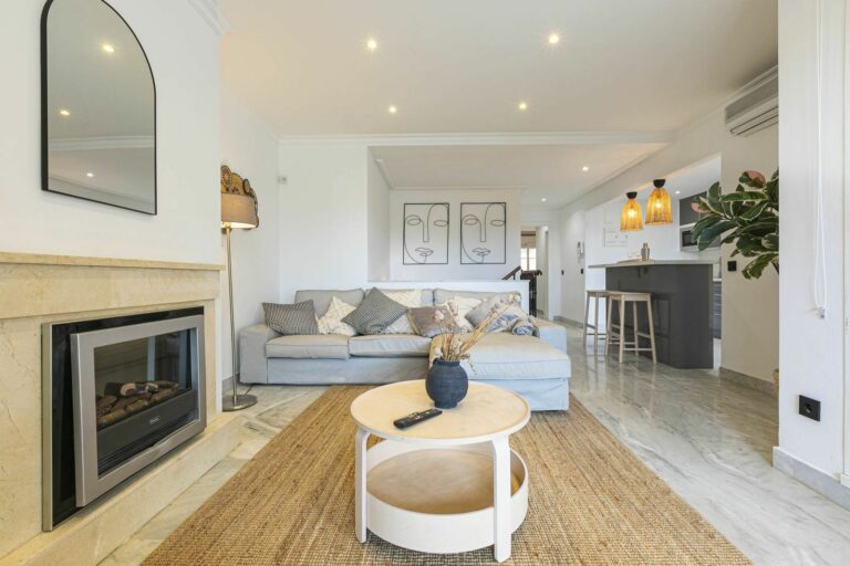 9ad9d41c29c25bcb7195bb02925c05df - 3