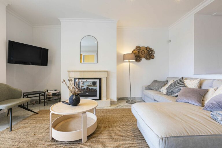 9ad9d41c29c25bcb7195bb02925c05df - 8