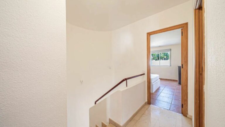 9c0322cf268d1108b026874bbfccaff8 - 12