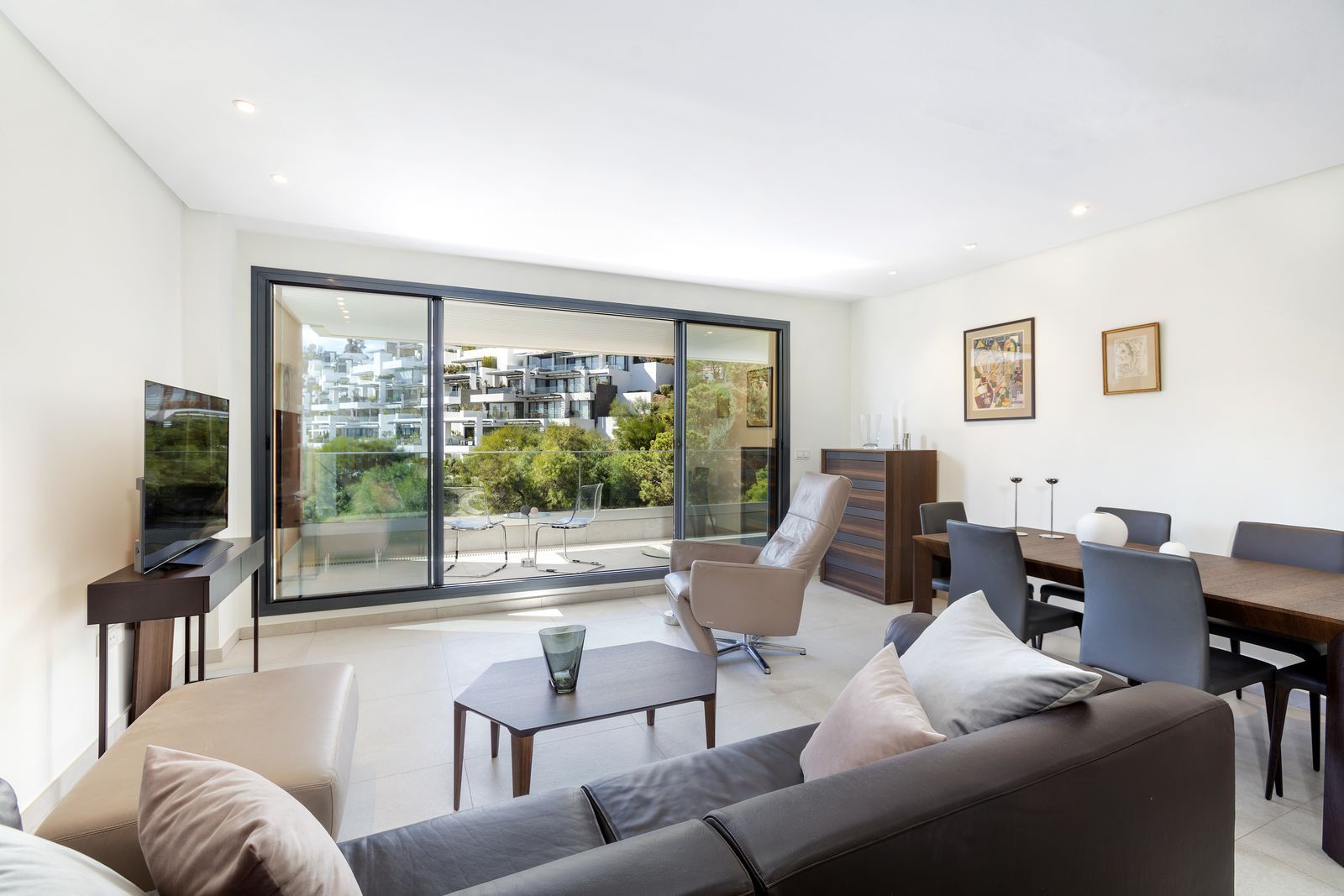 9c3924619f3ee3ec6c7921861d49689b - 2