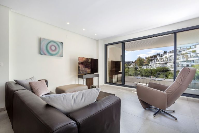 9c3924619f3ee3ec6c7921861d49689b - 3