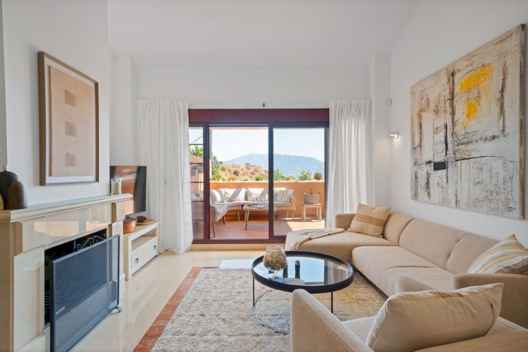 9c4c2f41a2d4007d661a65461ca5fa9f - 16