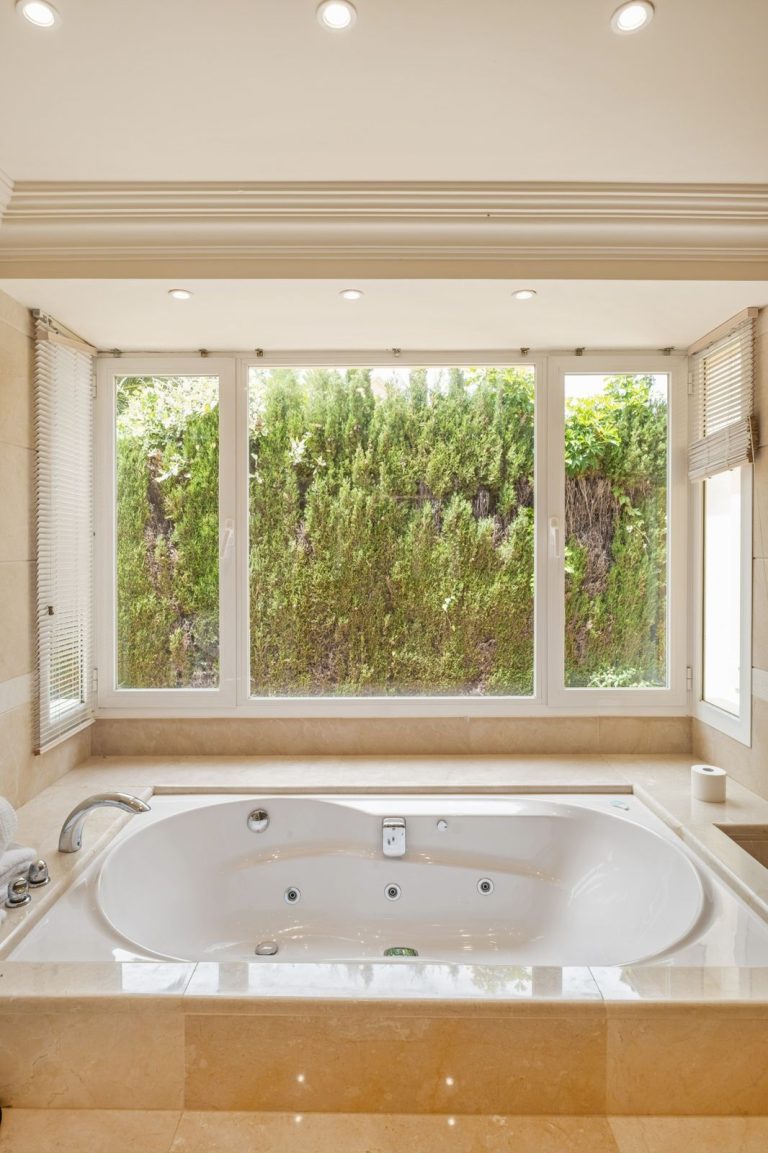 9ca494e2e33d1b0b0eff5a44a37f7e49 - 14