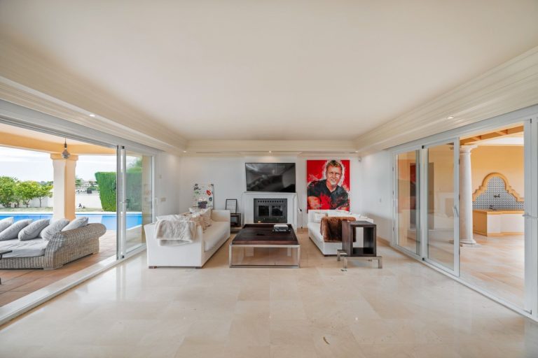 9ca494e2e33d1b0b0eff5a44a37f7e49 - 5