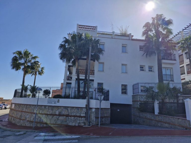 9cc98566d7a9e7a63a2f73ceb62f2495 - 1