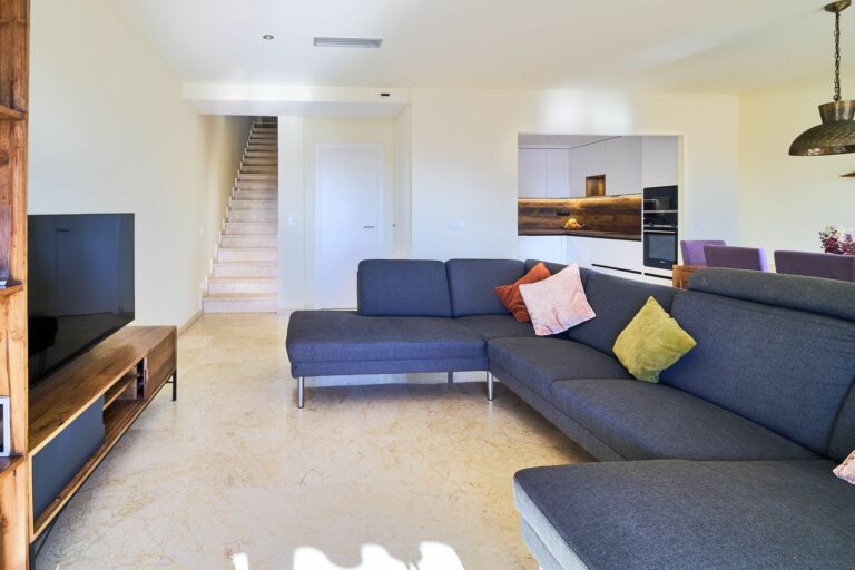 9da5316df25518b83c4e2fccc865dc61 - 5