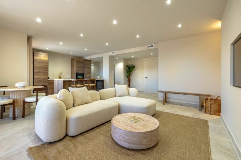 9e76b4eb63739e3df122c66953800ab0 - 9