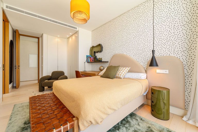 9ef5141617e60f45b8315c569389149f - 12