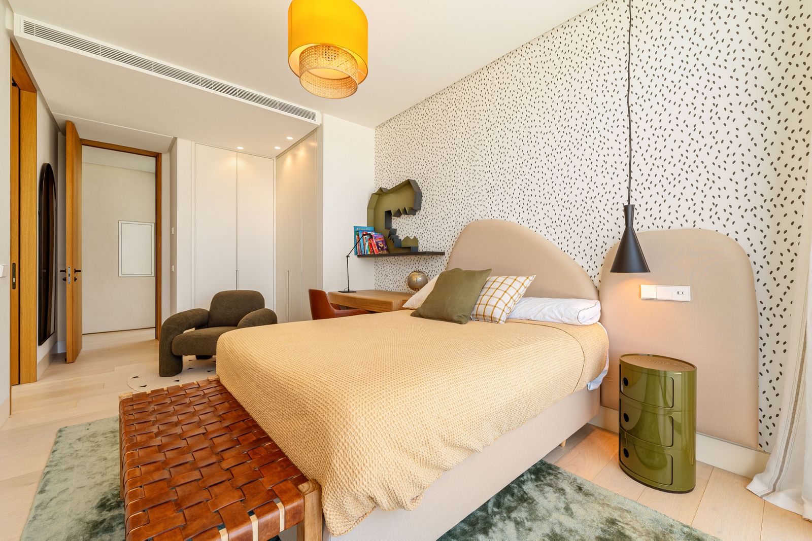 9ef5141617e60f45b8315c569389149f - 12