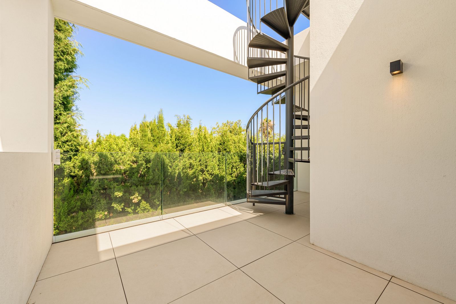 9ef5141617e60f45b8315c569389149f - 15