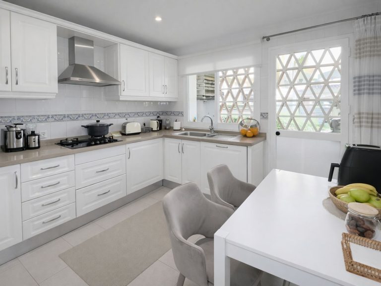 a0be1d1f20af43aa00cff1bb63f1da95 - 9