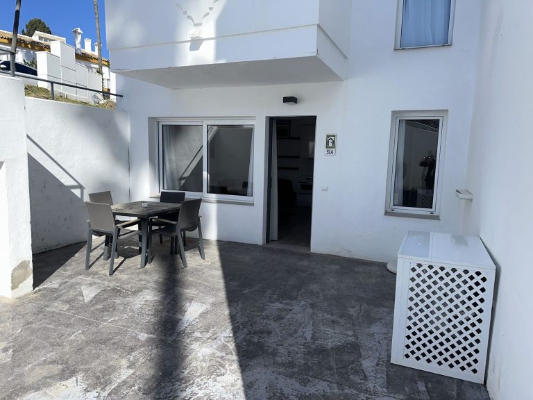 a251b197c11f7dc5b6d9c78f3e79840a - 12