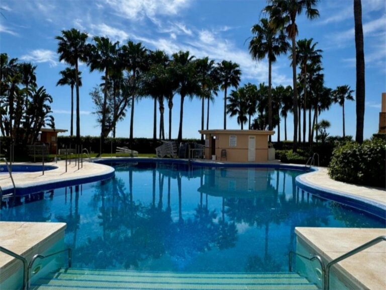 a25e81c2640b4f81c7580765a1ac6172 - 1