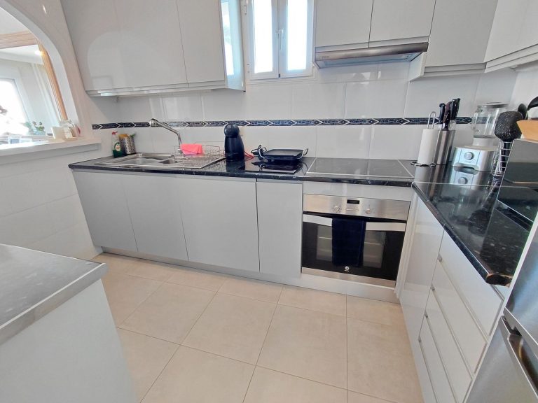 a2e57dba4b2a48e7cba61ea5f44b1265 - 15