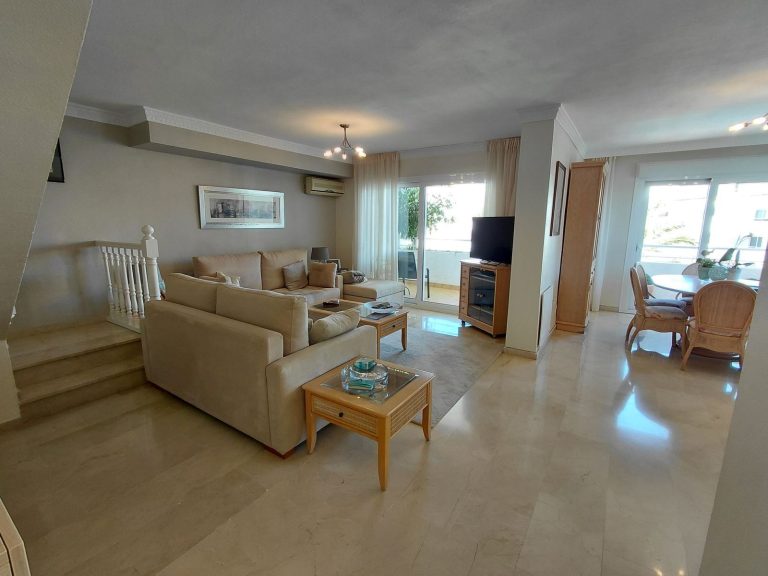 a2e57dba4b2a48e7cba61ea5f44b1265 - 9