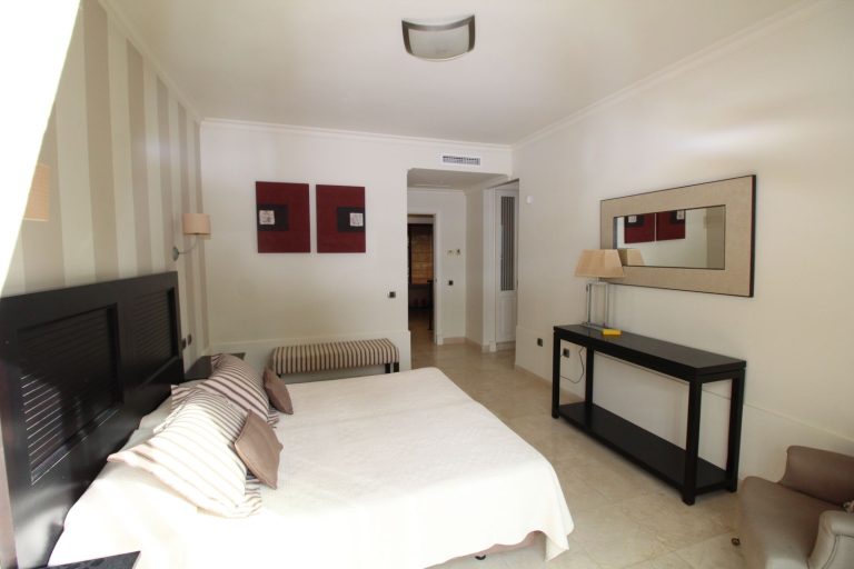 a43e3de4788141cbe6d4b8ac604ec7c9 - 5