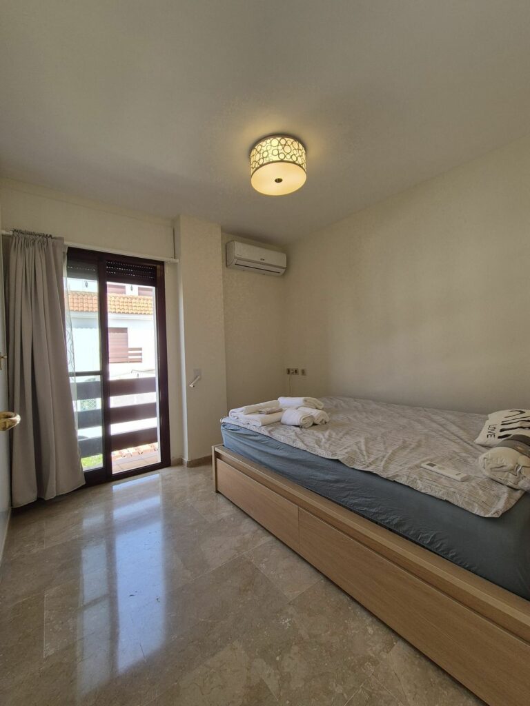 a8c05fa5bf11040d702e3a379500a35b - 11