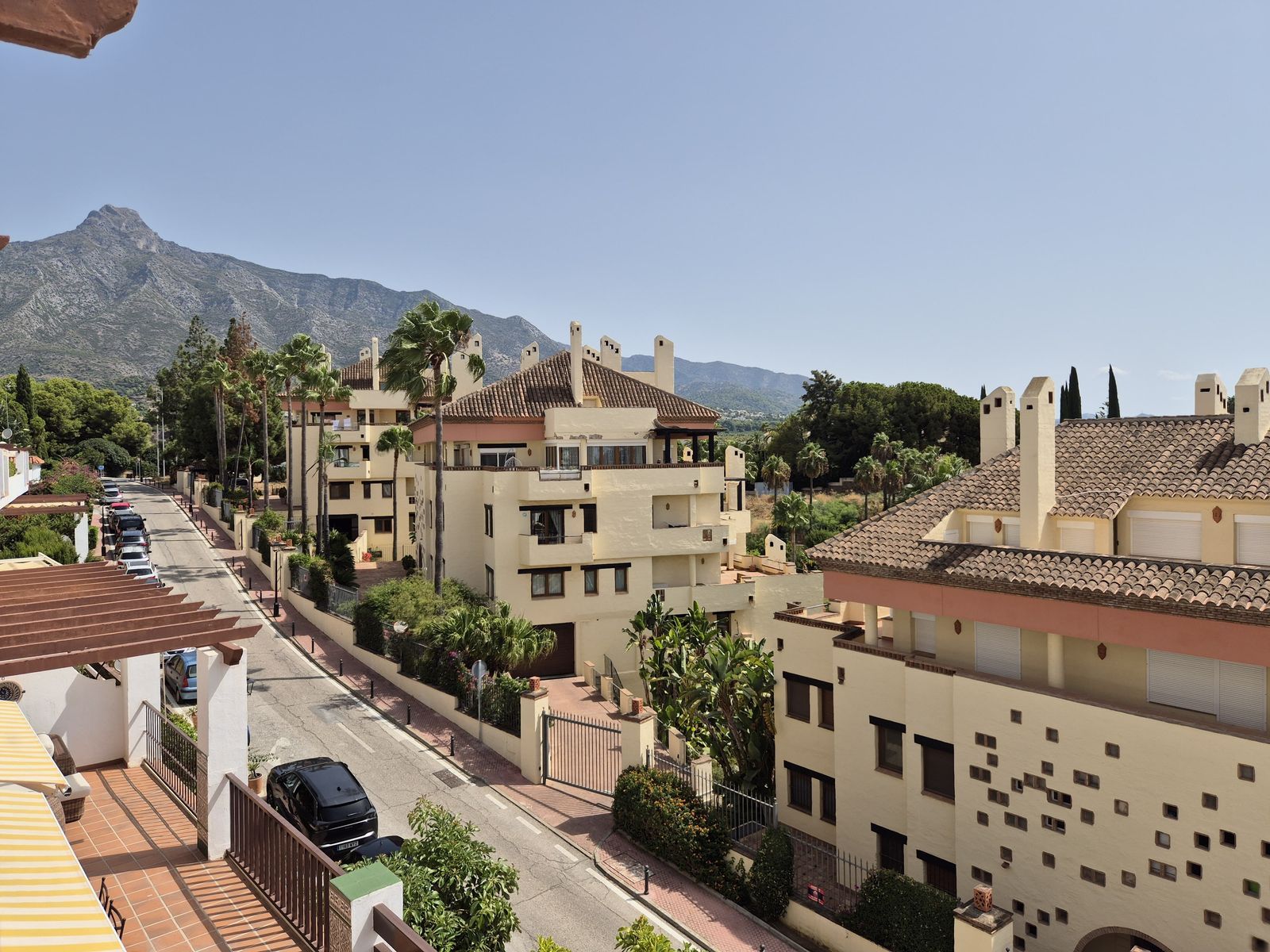 a8c05fa5bf11040d702e3a379500a35b - 14