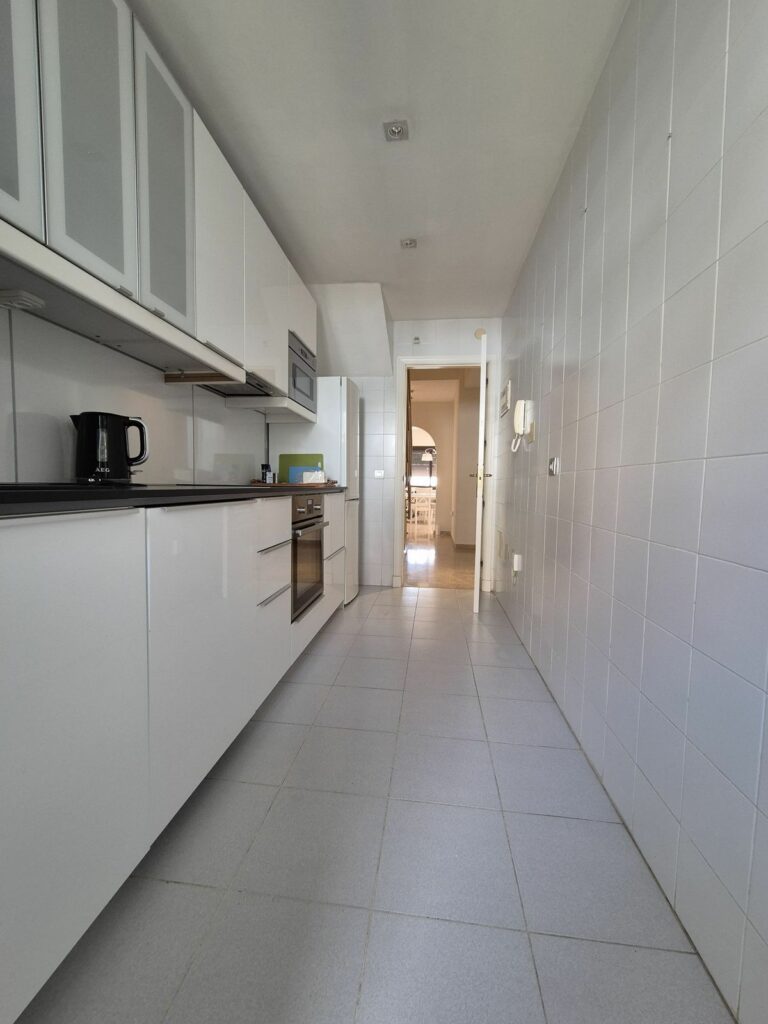 a8c05fa5bf11040d702e3a379500a35b - 6