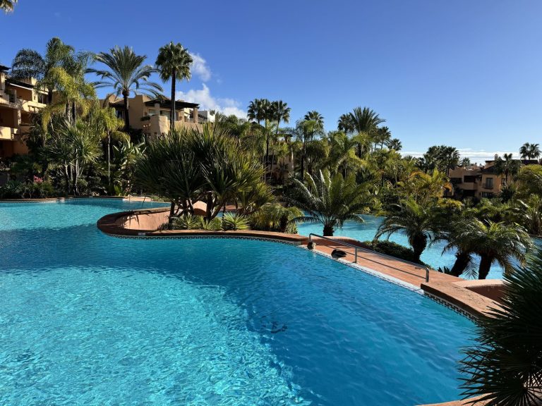 a9d111ebec21c34c0d034552d8e62e63 - 6