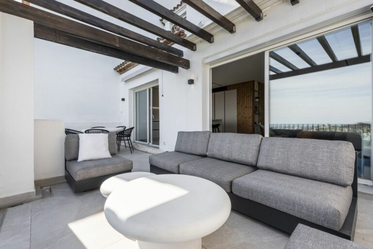 a9f7d13b898cceda4baca6e5d4c8b8bc - 6