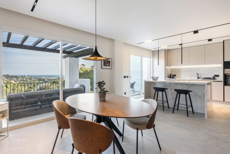 a9f7d13b898cceda4baca6e5d4c8b8bc - 8