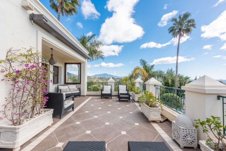 aa1ecfa86b9745c299e98f383c0ee276 - 10