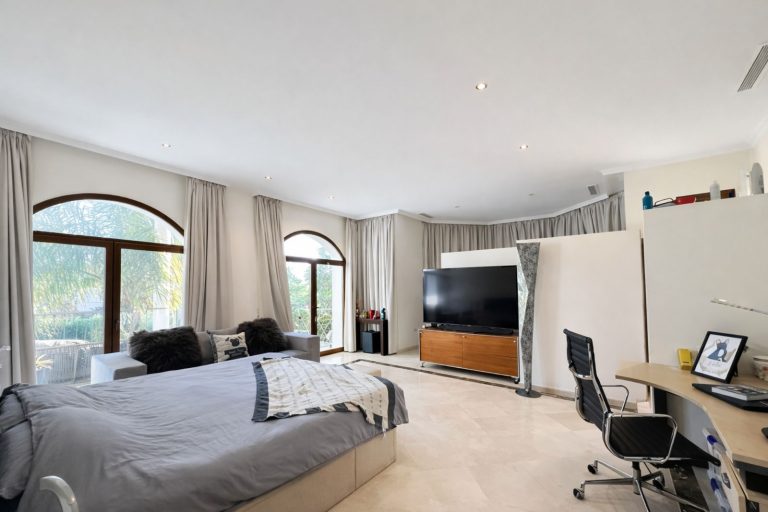 aa85bde226087a8c2556d8b10102ef3a - 11