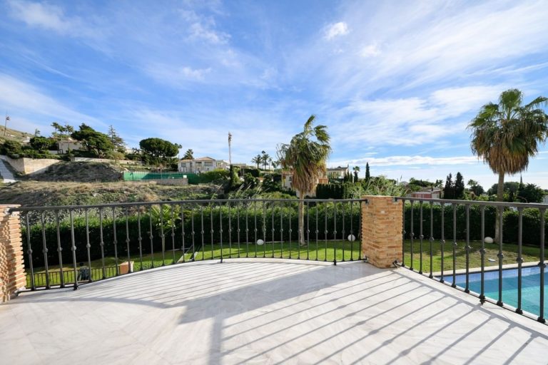 aa85bde226087a8c2556d8b10102ef3a - 16