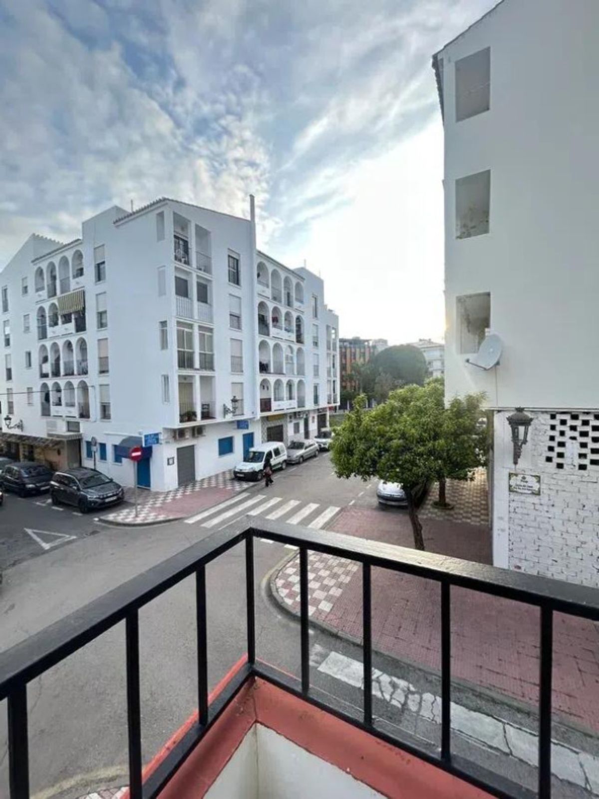 aaaf97447e740e430c492267006fc327 - 1