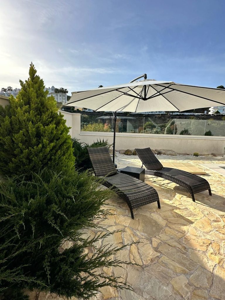 ab7843097a9429558a562a383d04bb12 - 10