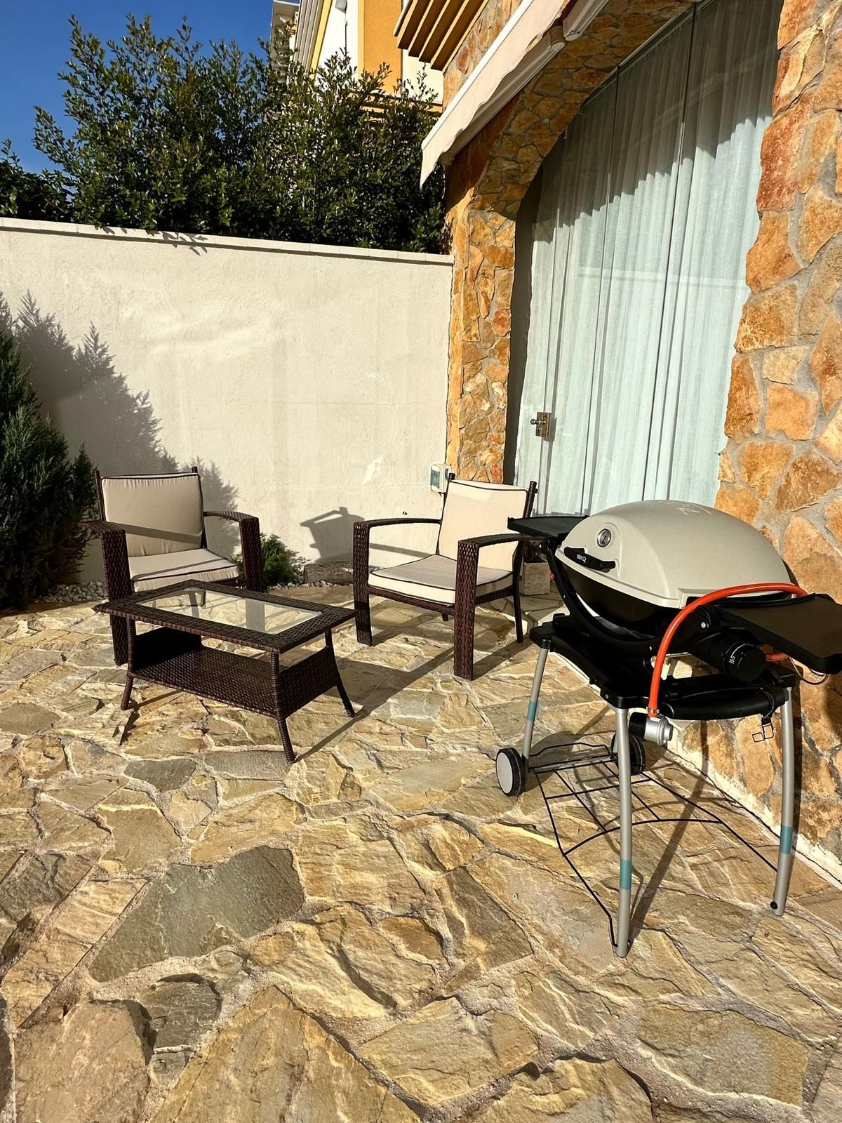 ab7843097a9429558a562a383d04bb12 - 12