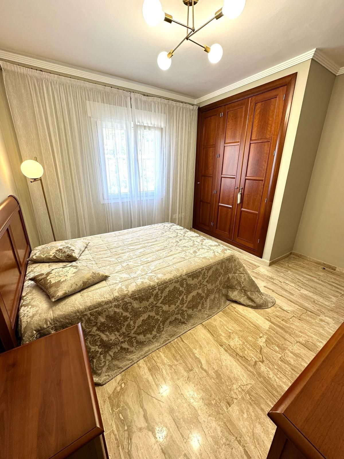 ab7843097a9429558a562a383d04bb12 - 4