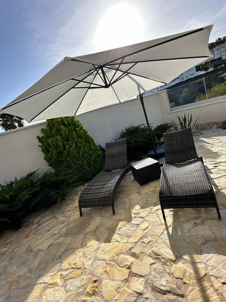 ab7843097a9429558a562a383d04bb12 - 8