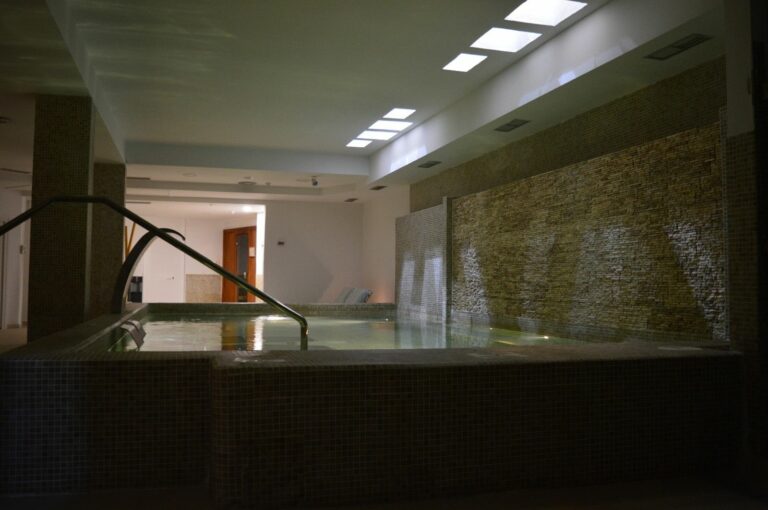 ac57ab31b12f54138da0f08f49a3d3b0 - 9