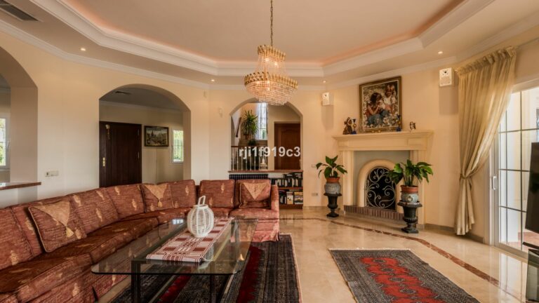 acccc151020e7c764eeb6e09dcacfb79 - 12