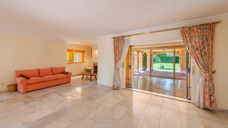 ada3c074ef1245528a1ab69bd8d90505 - 14