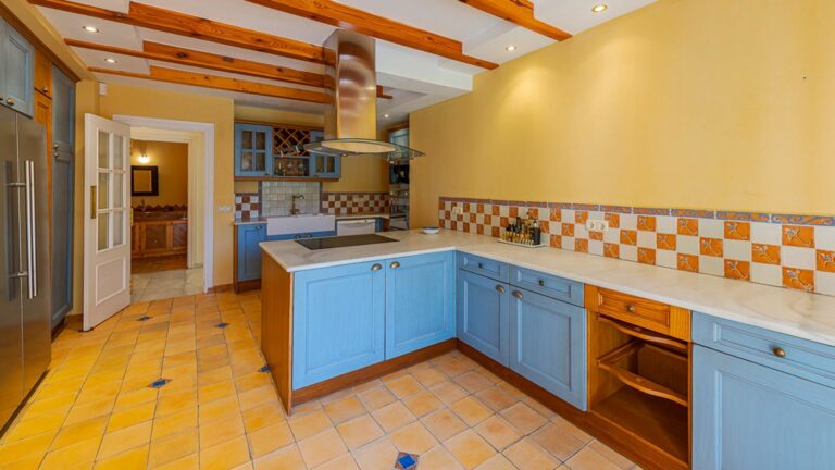 ada3c074ef1245528a1ab69bd8d90505 - 16