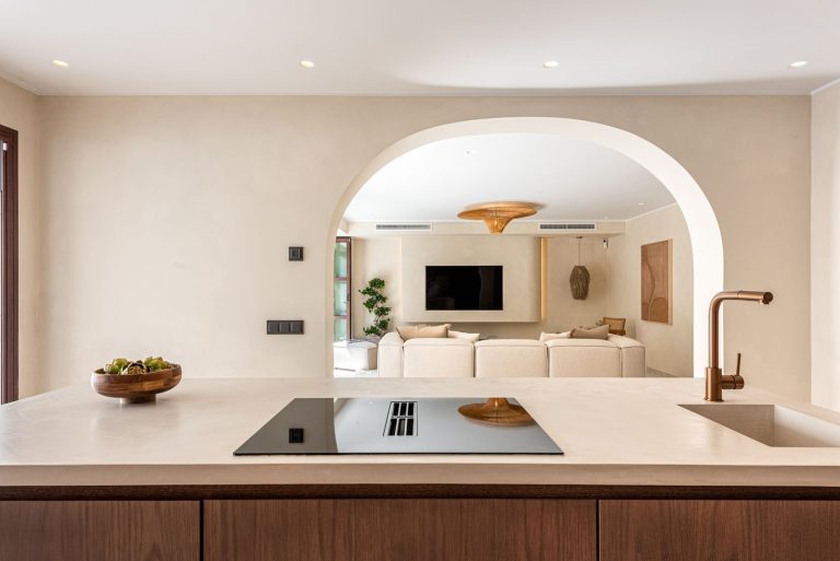 ade1cd28ddd08ad0ea52a8979a85e9e1 - 8