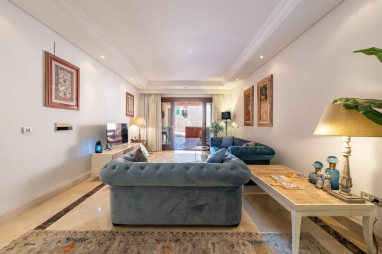 ae8c2db6572f04be926ba9534ef01422 - 10