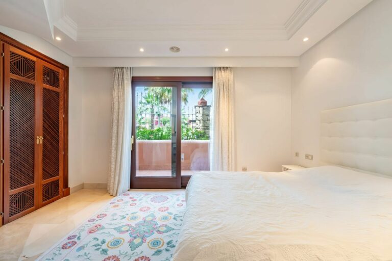 ae8c2db6572f04be926ba9534ef01422 - 12