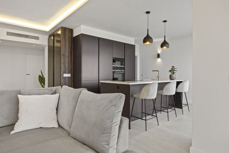 af6f4b561831d1131bc715c848aef134 - 14