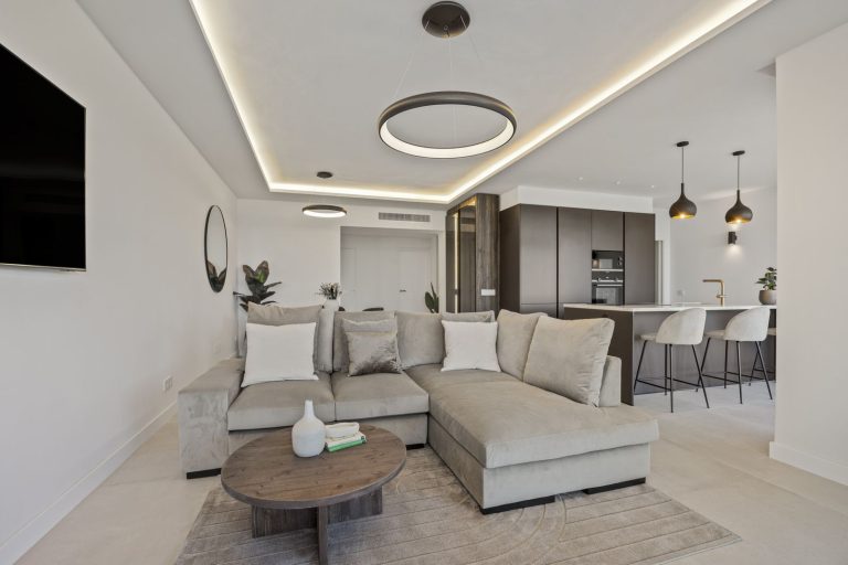 af6f4b561831d1131bc715c848aef134 - 15