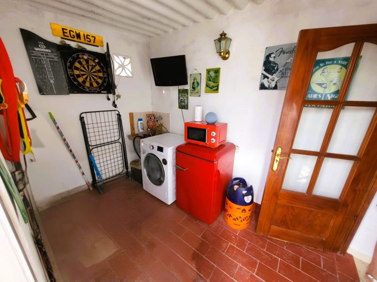 b170d2e0902cdfb4e760fe809363cd3a - 15