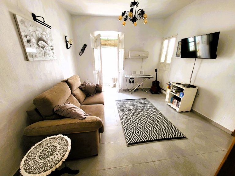 b170d2e0902cdfb4e760fe809363cd3a - 4