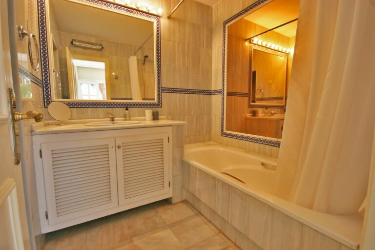 b256dae375c6249ec769ee77615fbc6e - 13