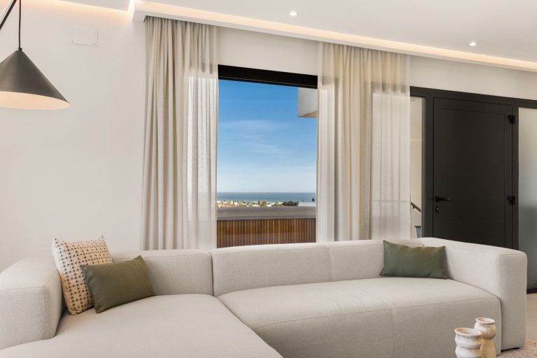 b3468618121865eaa6ce9870fcb7bf4a - 2