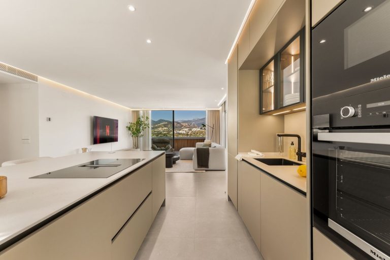 b3468618121865eaa6ce9870fcb7bf4a - 5