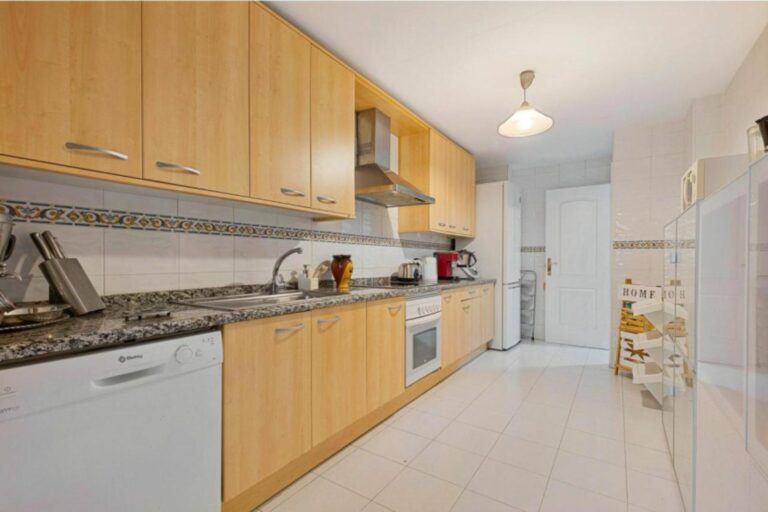 b34dfa647bd2aa2eaa052fe33bebe110 - 7